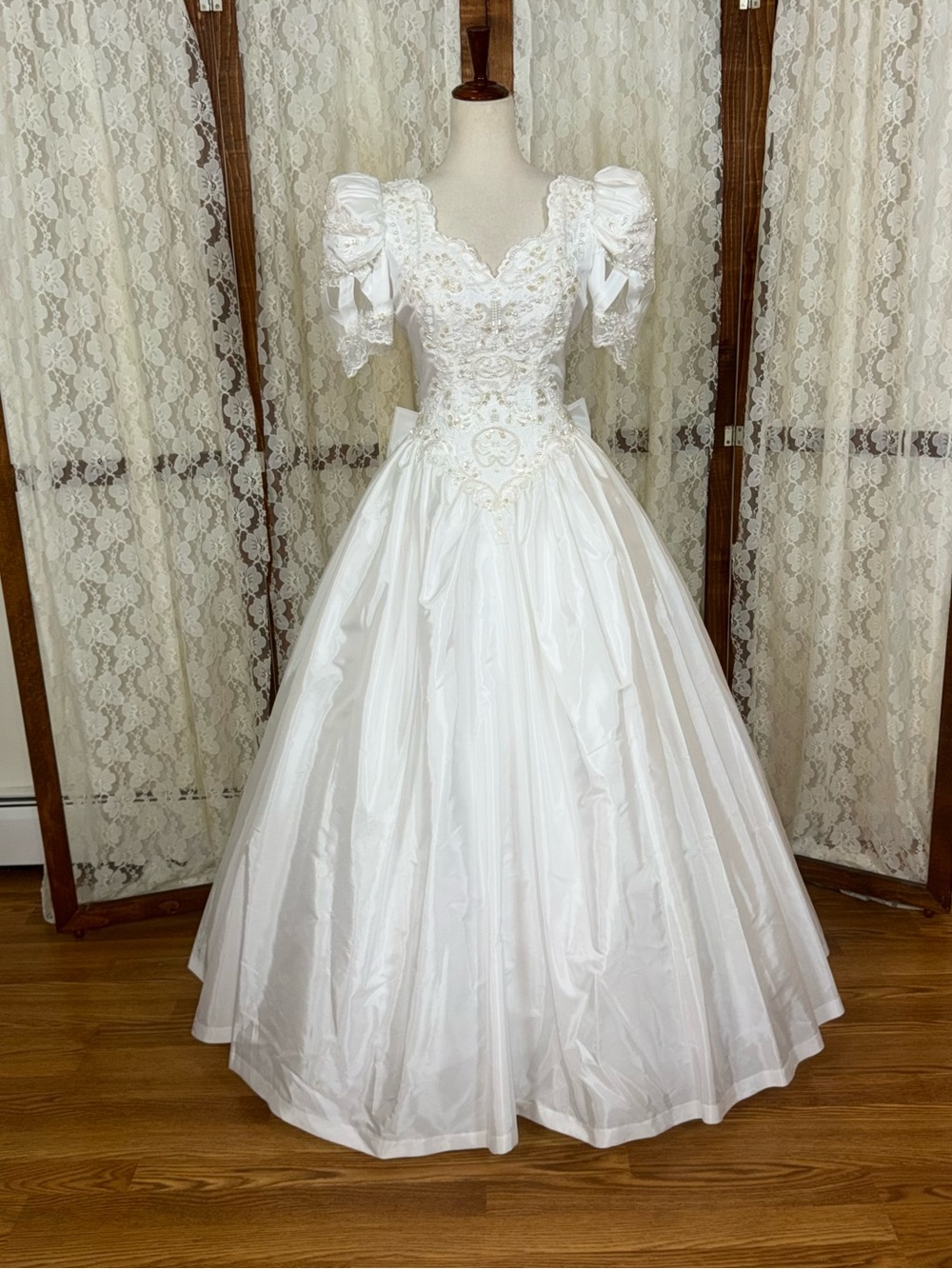 Vintage White Bridal Ball Gown with Puff Sleeves